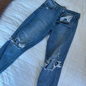 Ripped mom jeans! Size 4!